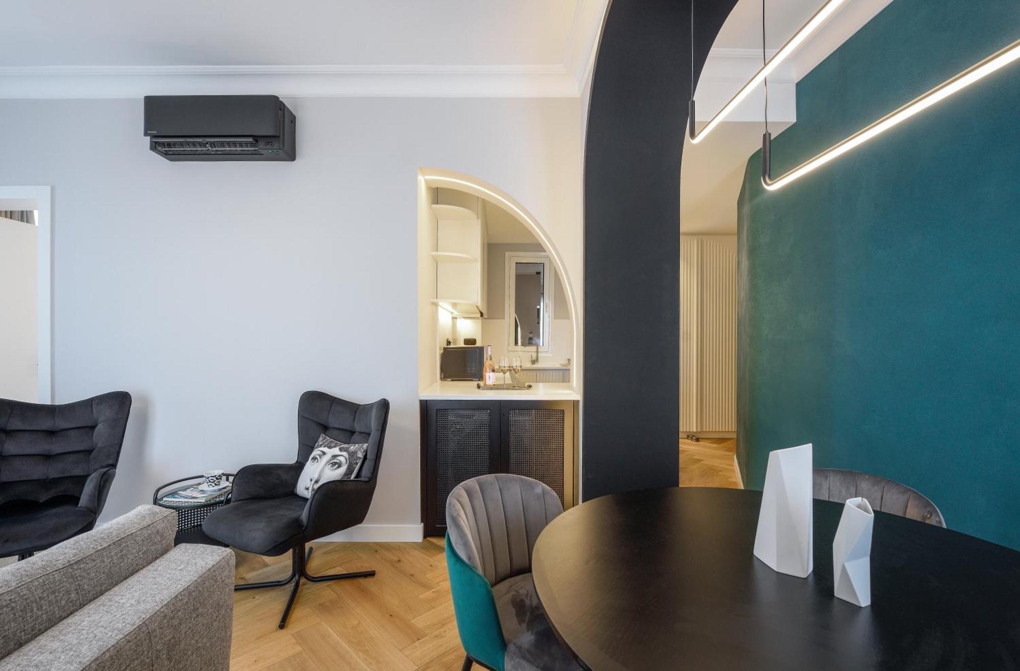 King Apartment Thessaloniki By Luxlikehome Salonicco Esterno foto